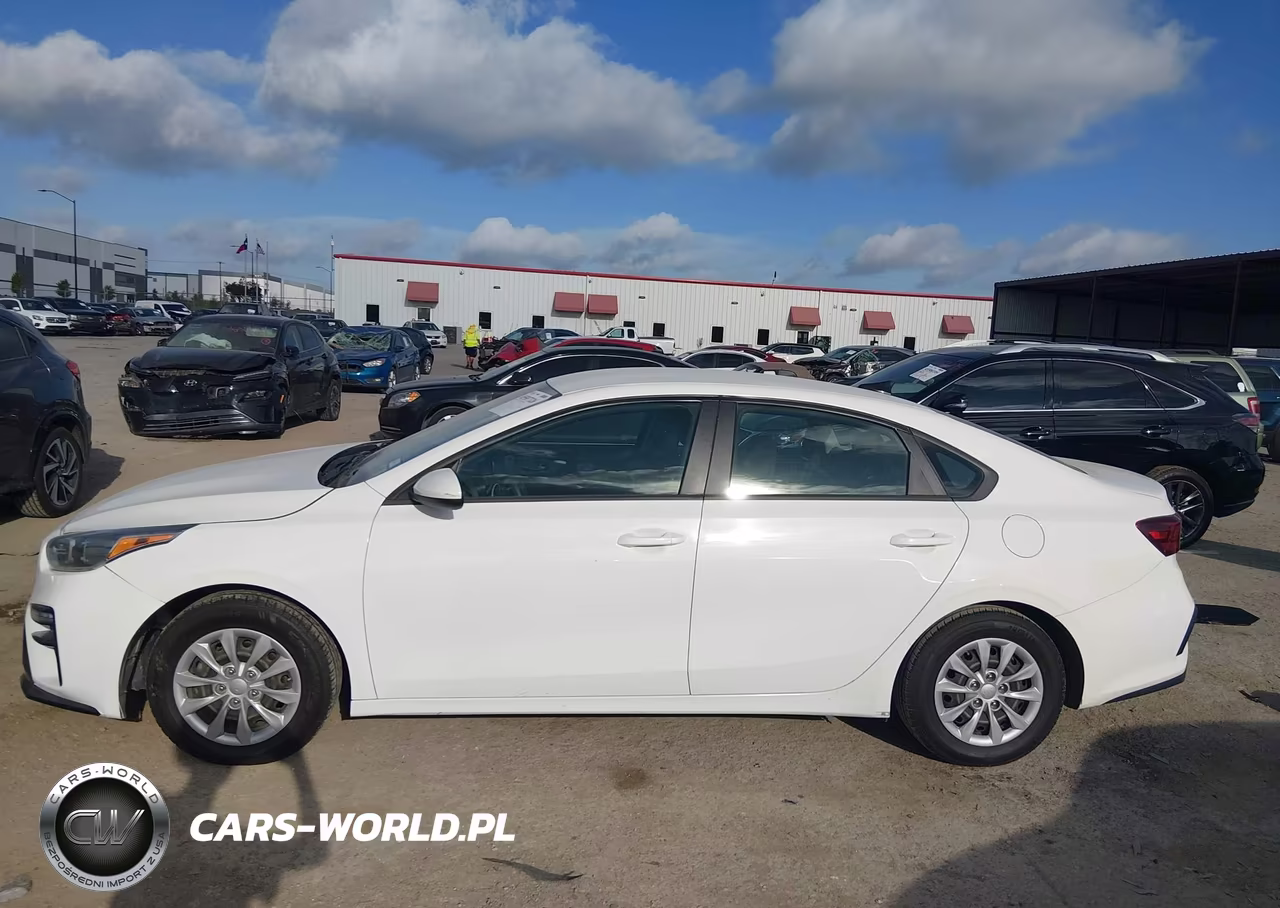 2021 Kia Forte Fe VIN:3KPF24AD8ME402004 - 14