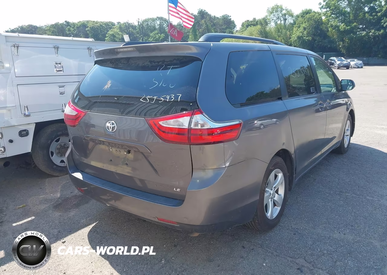 2015 Toyota Sienna Le 8 Passenger VIN:5TDKK3DC7FS630614 - 4