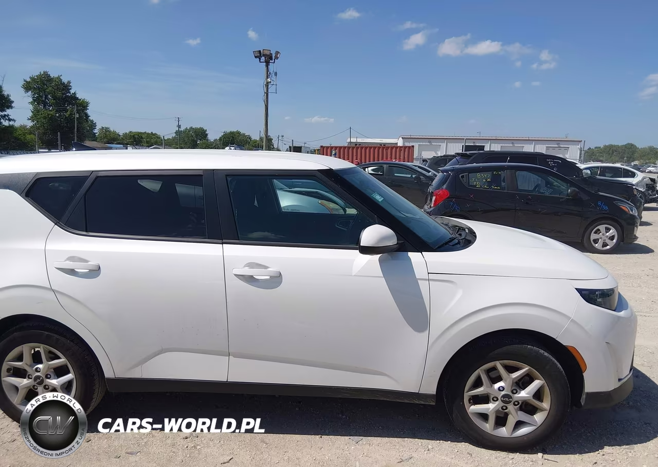 2023 Kia Soul Lx VIN:KNDJ23AU2P7870657 - 13