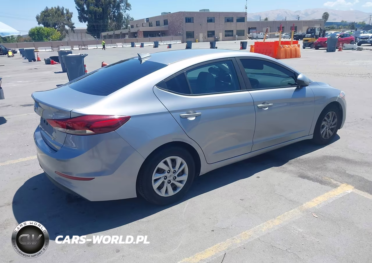 2017 Hyundai Elantra Se VIN:5NPD74LFXHH089045 - 4