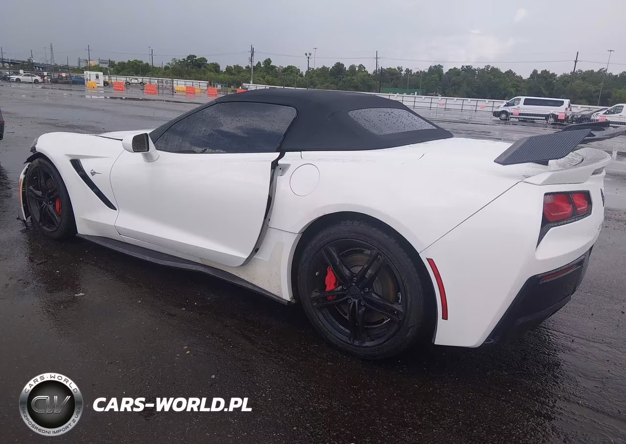 2014 Chevrolet Corvette Stingray VIN:1G1YF3D75E5117263 - 3