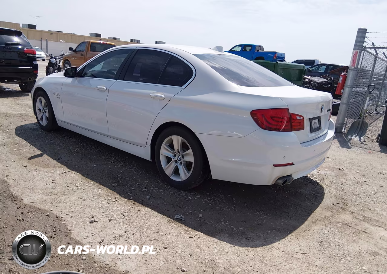 2012 BMW 528I xDrive VIN:WBAXH5C53CDW08374 - 3