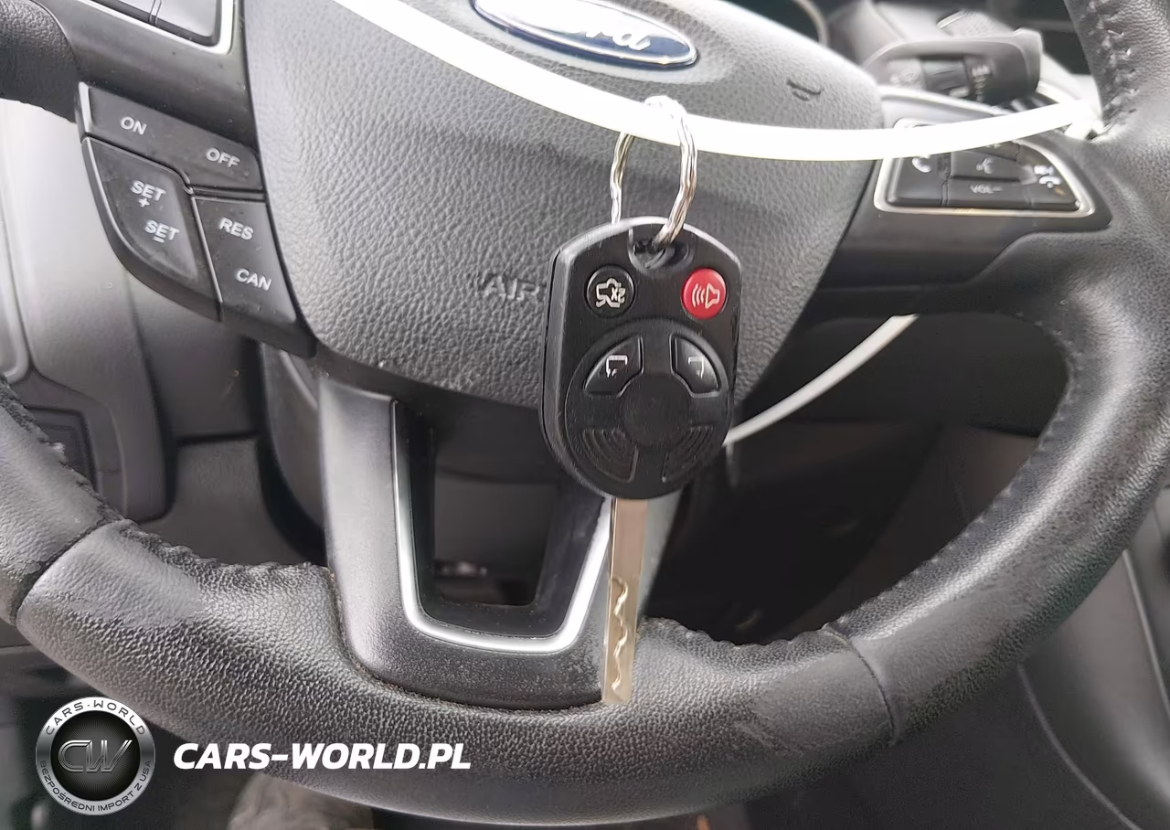 2016 Ford Focus Se VIN:1FADP3F21GL374820 - 11