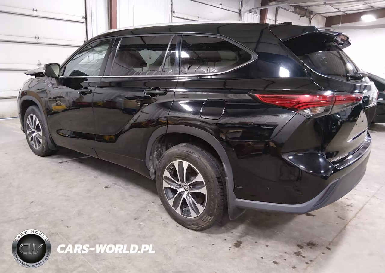 2022 Toyota Highlander Xle VIN:5TDGZRBH4NS584144 - 3