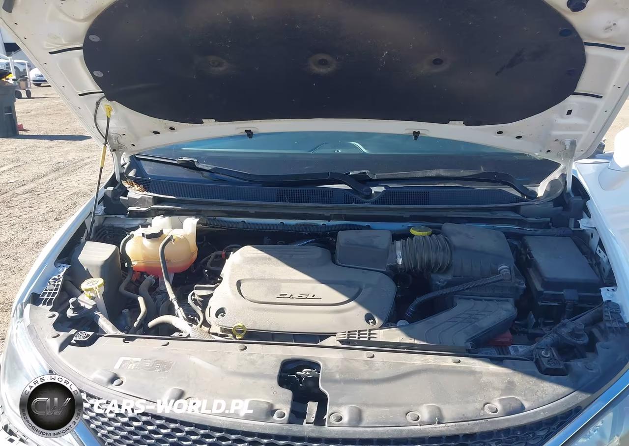 2019 Chrysler Pacifica Touring L VIN:2C4RC1BG4KR732428 - 10