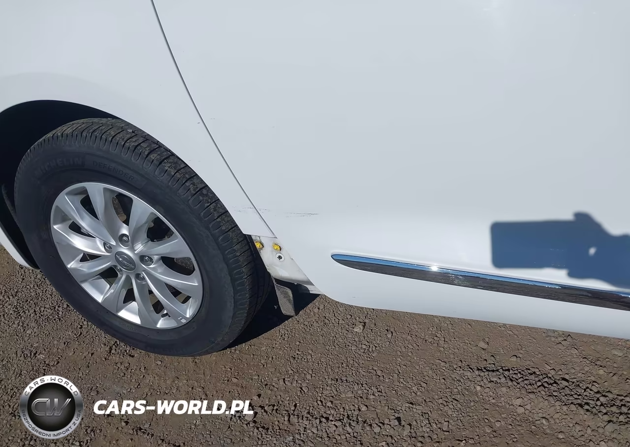 2019 Chrysler Pacifica Touring L VIN:2C4RC1BG4KR732428 - 19