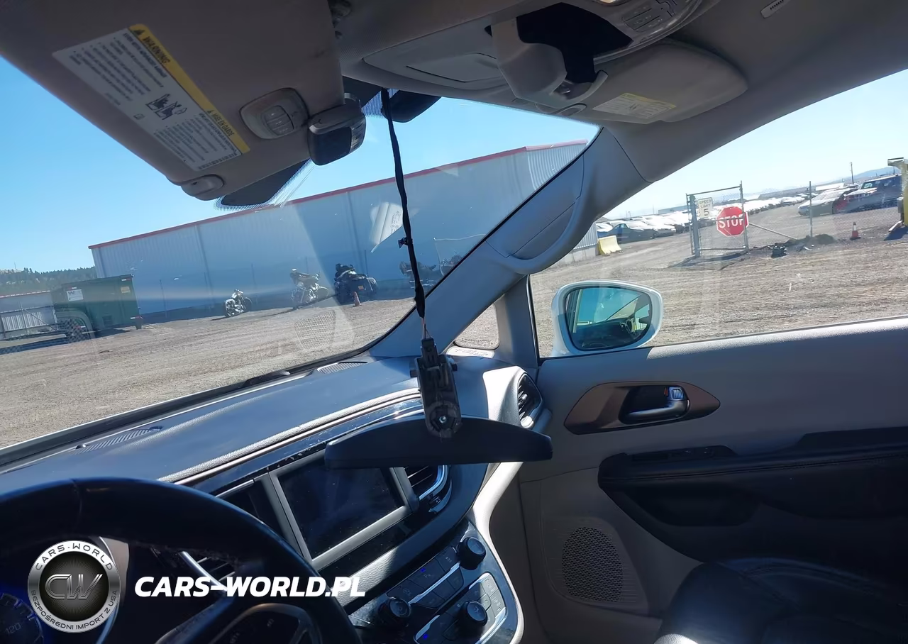 2019 Chrysler Pacifica Touring L VIN:2C4RC1BG4KR732428 - 21