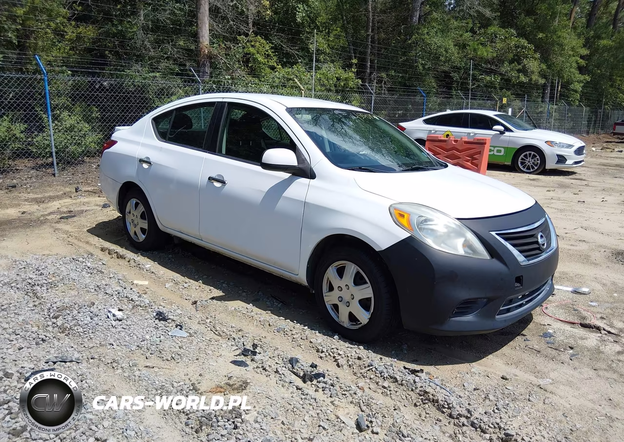 2014 Nissan Versa 1.6 Sv – zdjęcie 1 z 11