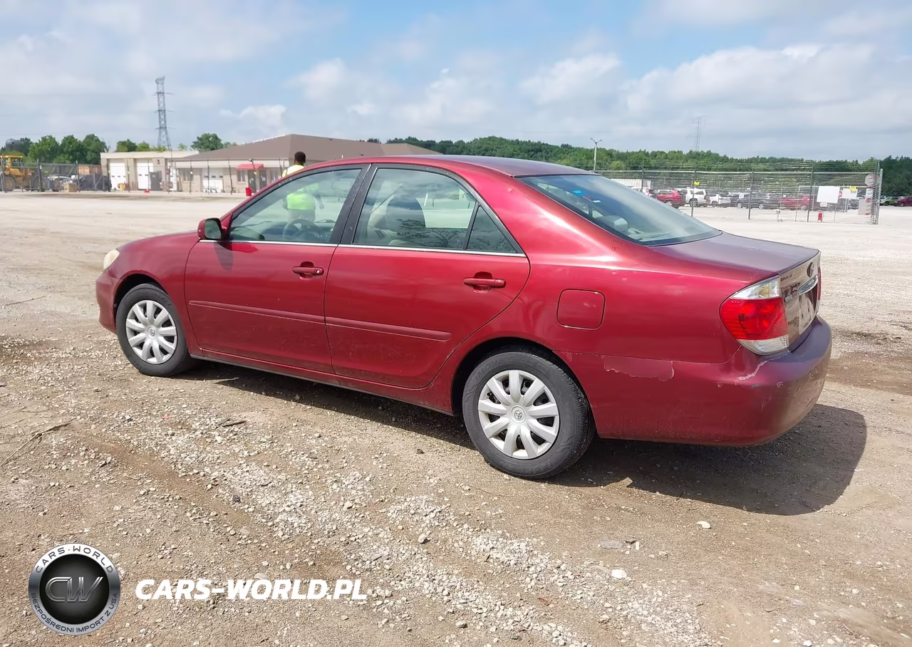 2005 Toyota Camry Le VIN:4T1BE32K05U019900 - 3