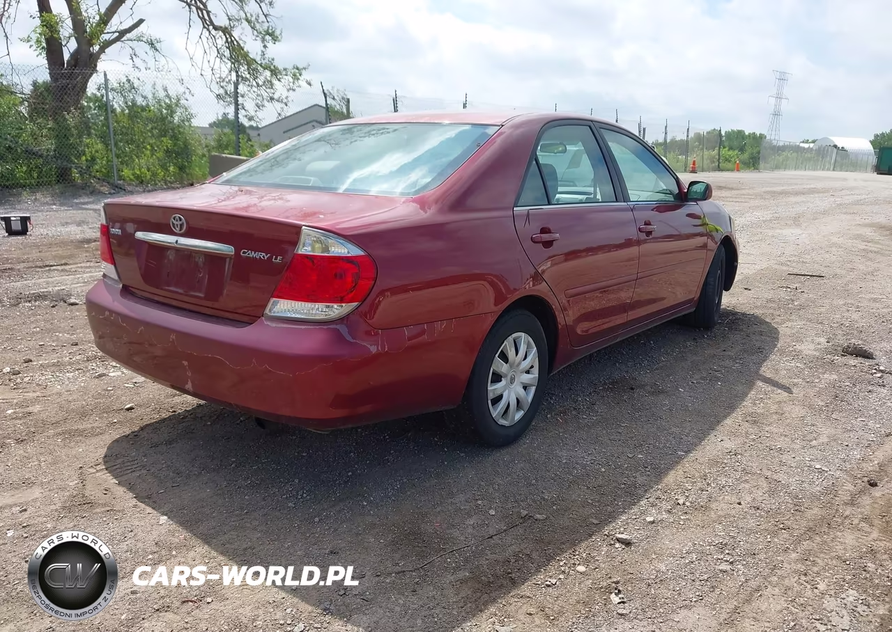 2005 Toyota Camry Le VIN:4T1BE32K05U019900 - 4
