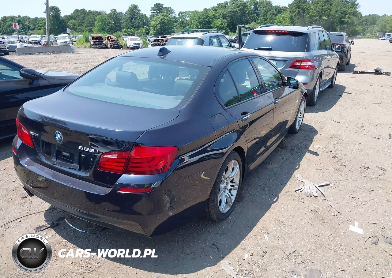 2013 BMW 528I xDrive VIN:WBAXH5C56DD107609 - 4