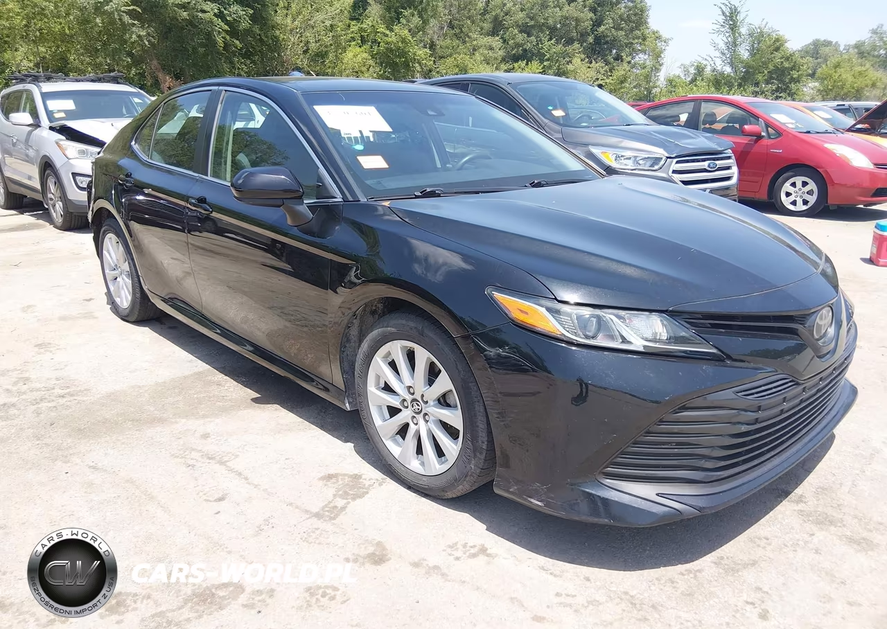 2019 Toyota Camry Le – zdjęcie 1 z 19