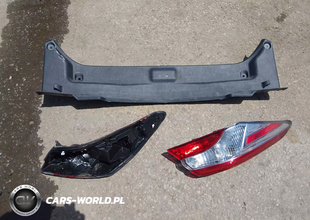 2019 Toyota Camry Le VIN:4T1B11HK1KU240103 - 12