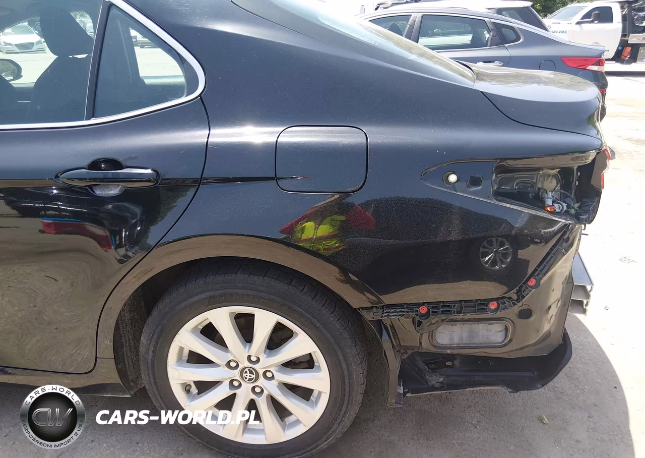 2019 Toyota Camry Le VIN:4T1B11HK1KU240103 - 19