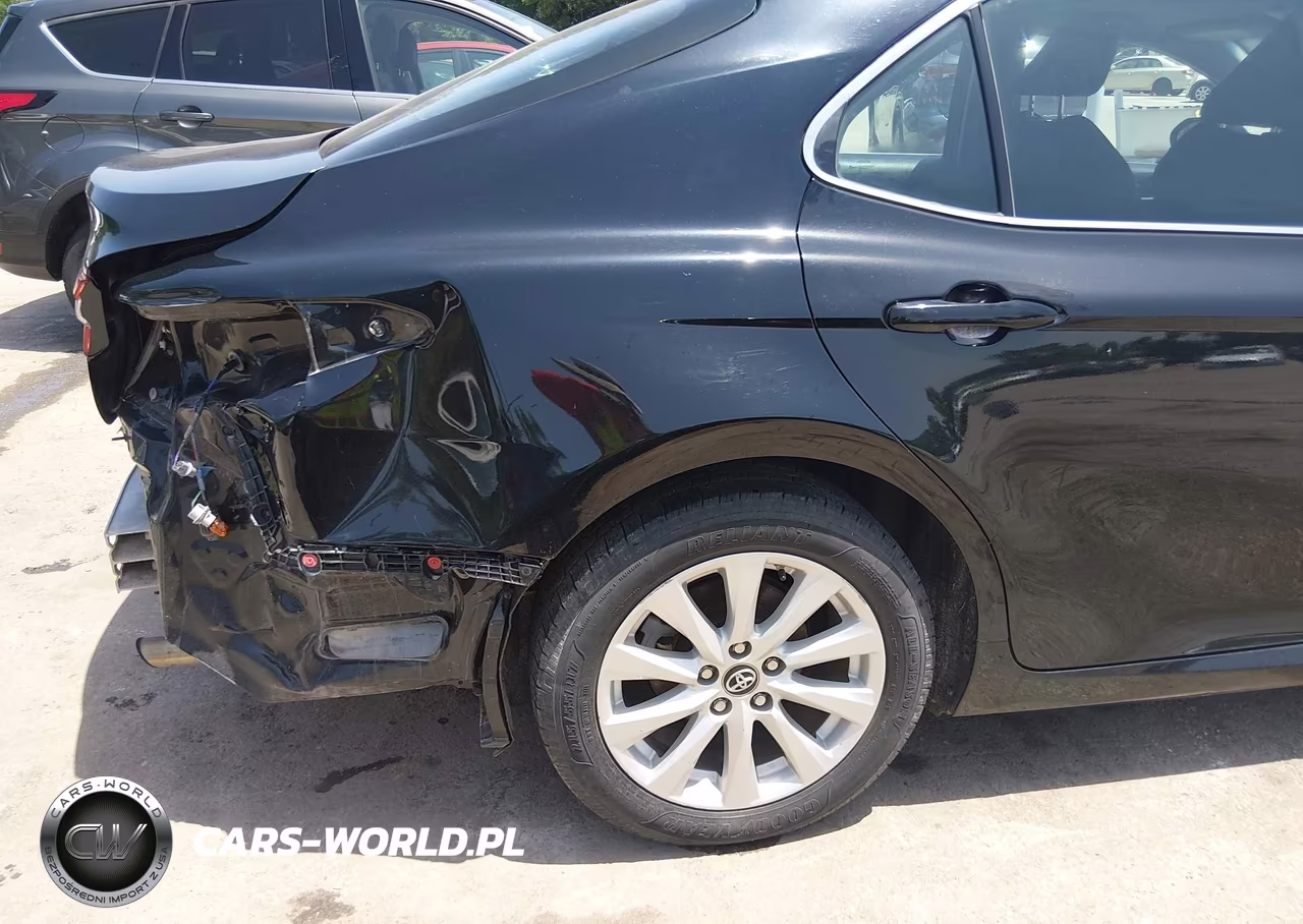 2019 Toyota Camry Le VIN:4T1B11HK1KU240103 - 6