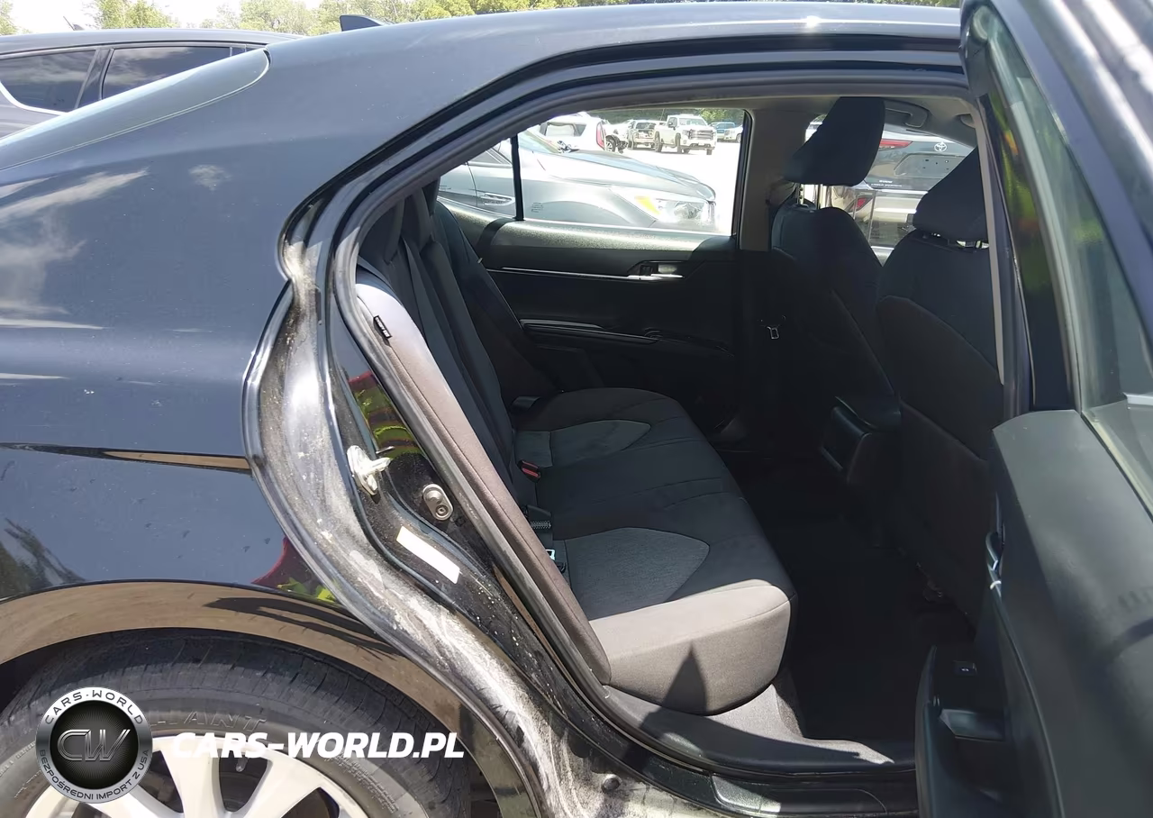 2019 Toyota Camry Le VIN:4T1B11HK1KU240103 - 8