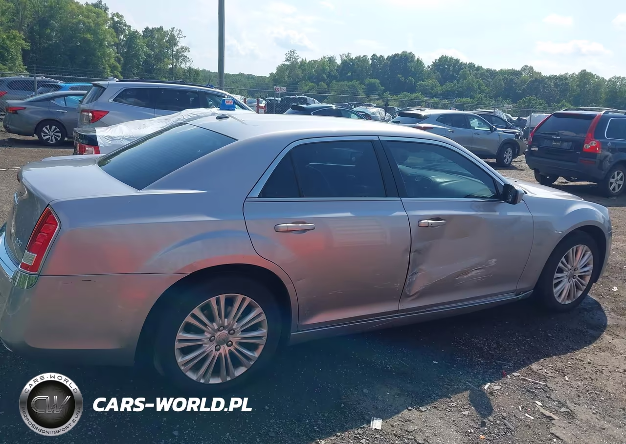 2014 Chrysler 300 VIN:2C3CCARG7EH337329 - 13