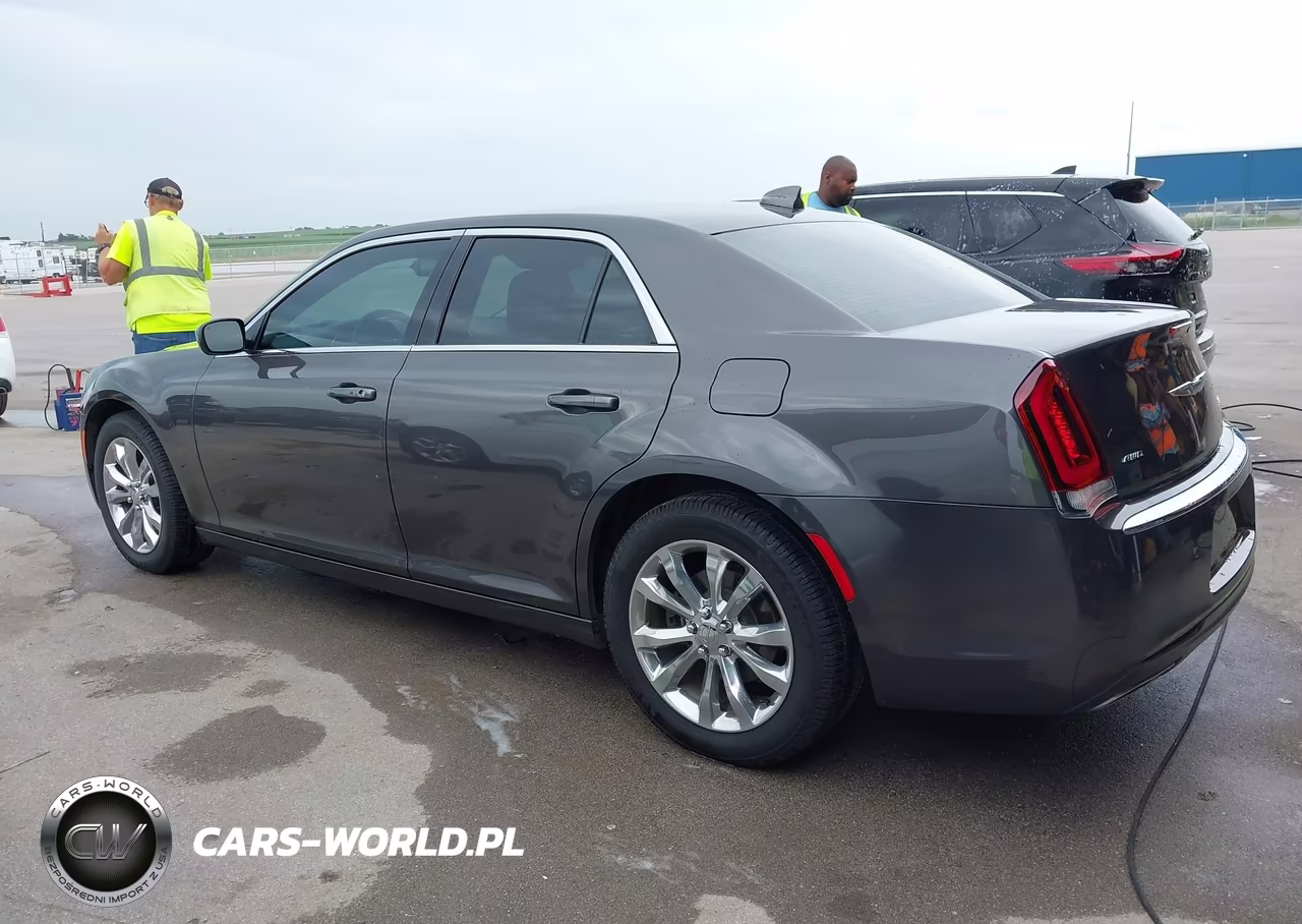 2016 Chrysler 300 Limited VIN:2C3CCARG0GH217018 - 14