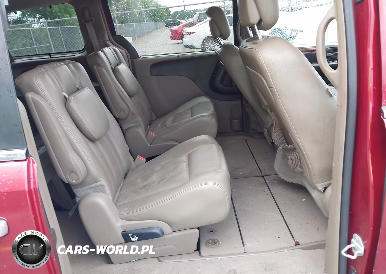 2013 Chrysler Town & Country Touring-L VIN:2C4RC1CG7DR511570 - 8