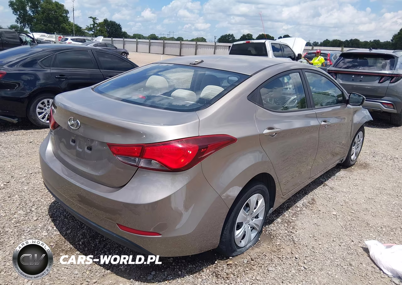 2016 Hyundai Elantra Se VIN:5NPDH4AE7GH701627 - 4