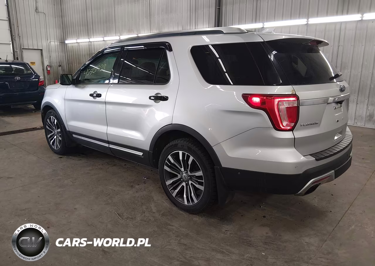 2016 Ford Explorer Platinum VIN:1FM5K8HT1GGA14192 - 3