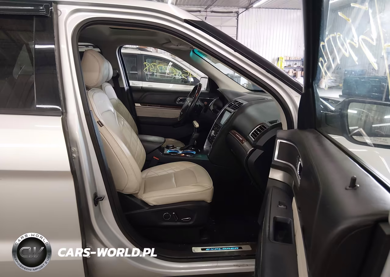 2016 Ford Explorer Platinum VIN:1FM5K8HT1GGA14192 - 5