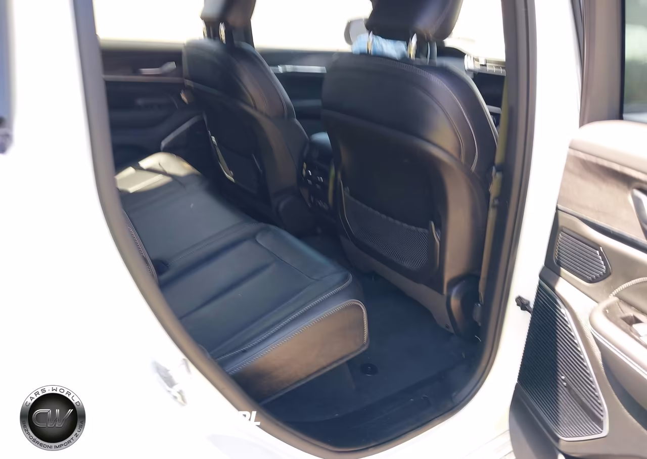 2022 Jeep Grand Cherokee 4Xe Overland 4X4 VIN:1C4RJYD6XN8715944 - 8