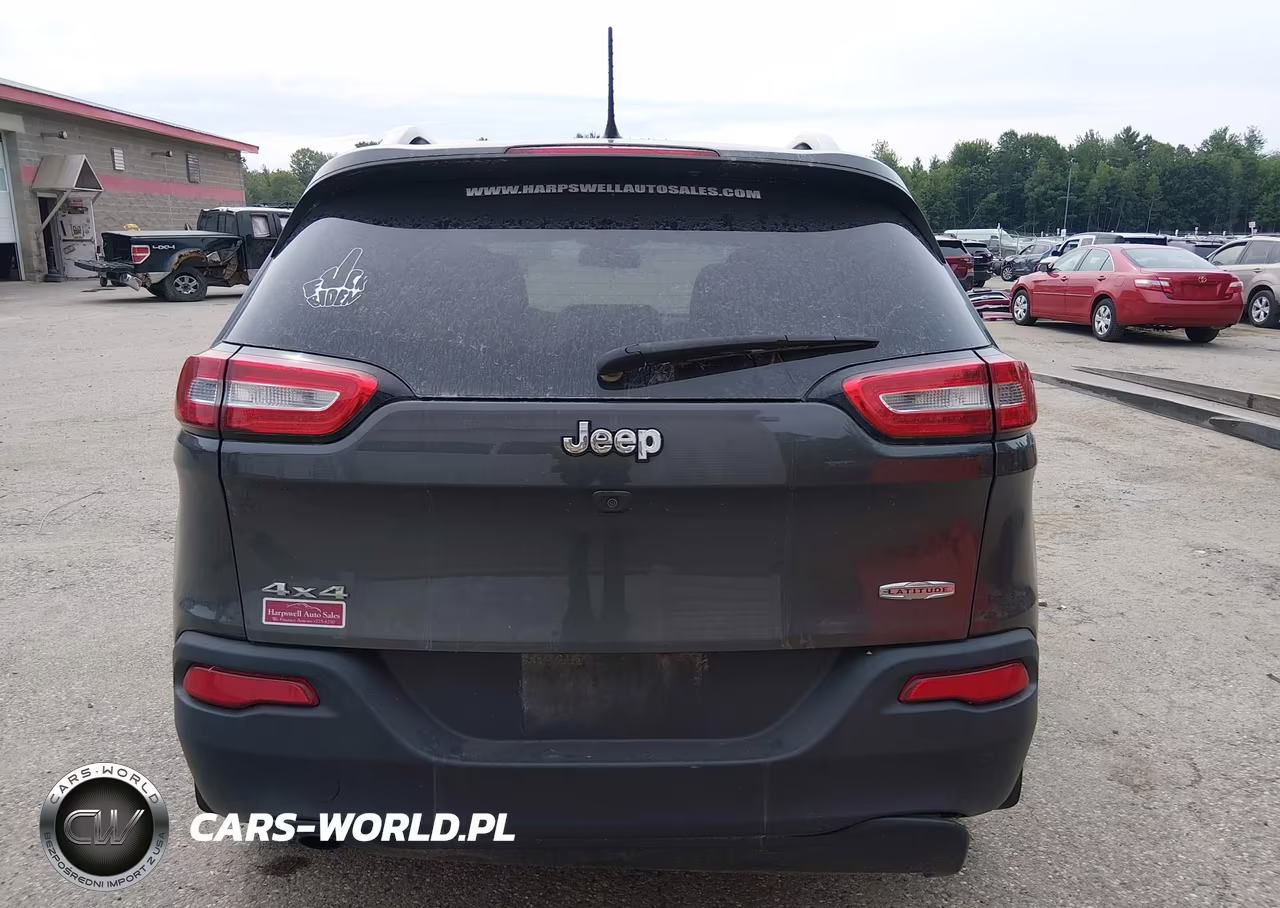 2016 Jeep Cherokee Latitude VIN:1C4PJMCB6GW375351 - 16