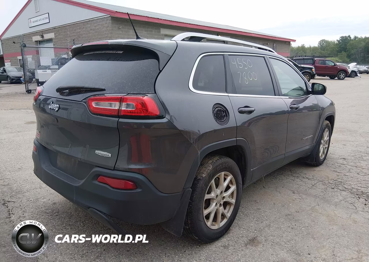 2016 Jeep Cherokee Latitude VIN:1C4PJMCB6GW375351 - 4