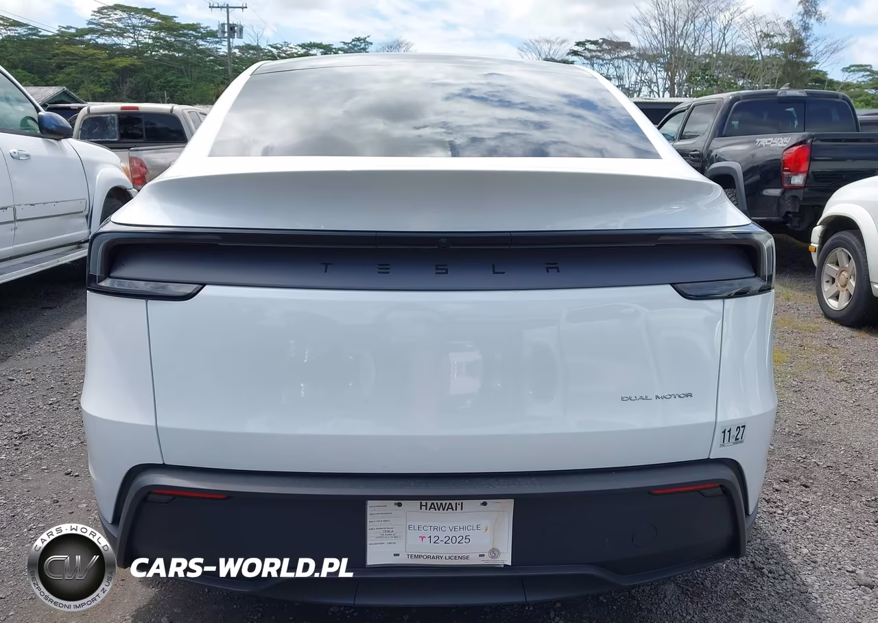 2026 Tesla Model Y VIN:7SAYGDEE3TF520244 - 16
