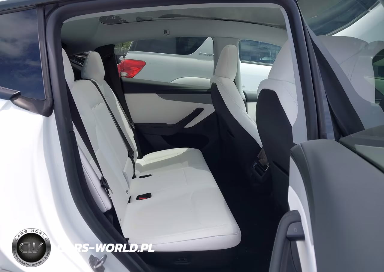 2026 Tesla Model Y VIN:7SAYGDEE3TF520244 - 8