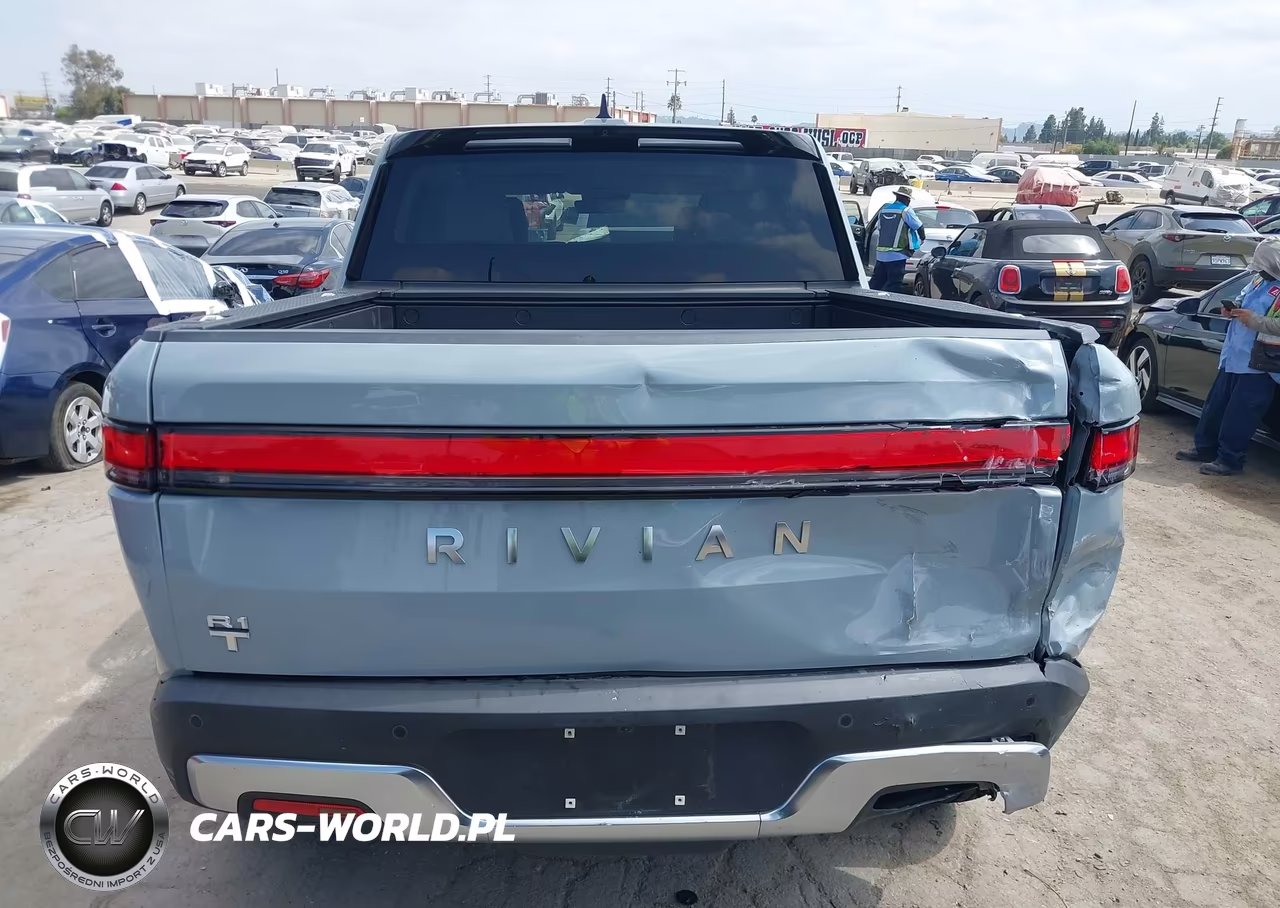 2023 Rivian R1T Adventure-Adventure Dual Motor Large Pack-Adventure Dual Motor Max Pack VIN:7FCTGBAA7PN029398 - 15
