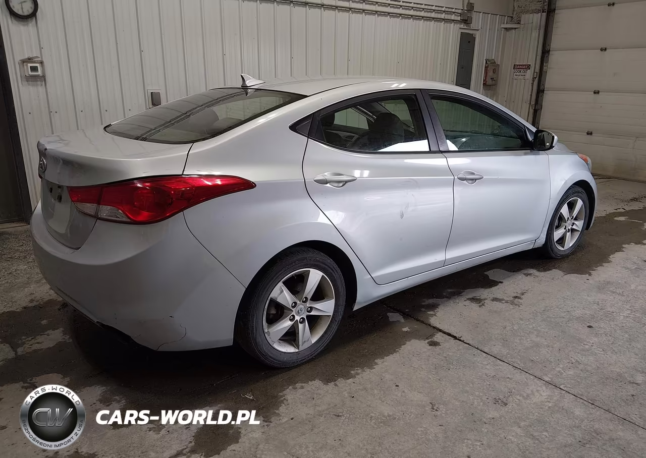 2011 Hyundai Elantra Gls VIN:5NPDH4AE4BH005025 - 4
