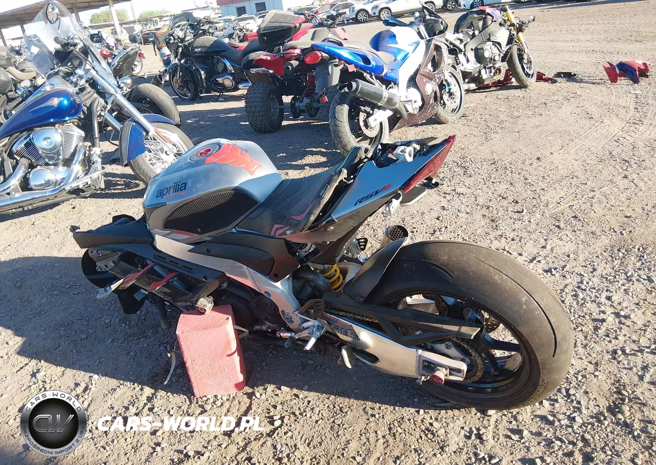 2021 Aprilia Rsv4 1100 VIN:ZD4KYUA06MS000137 - 3