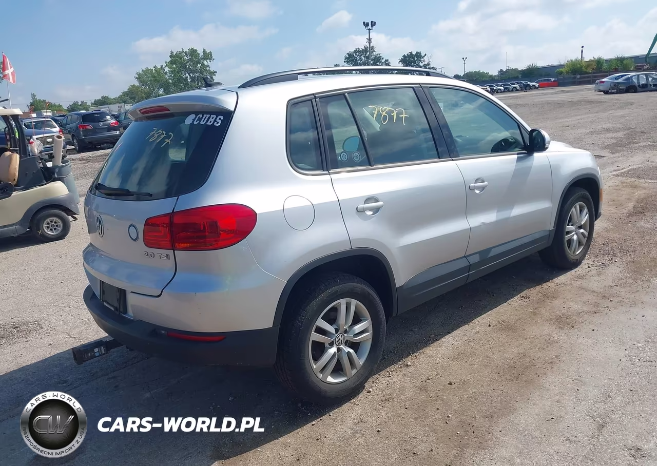 2015 Volkswagen Tiguan S VIN:WVGAV7AX3FW566648 - 4