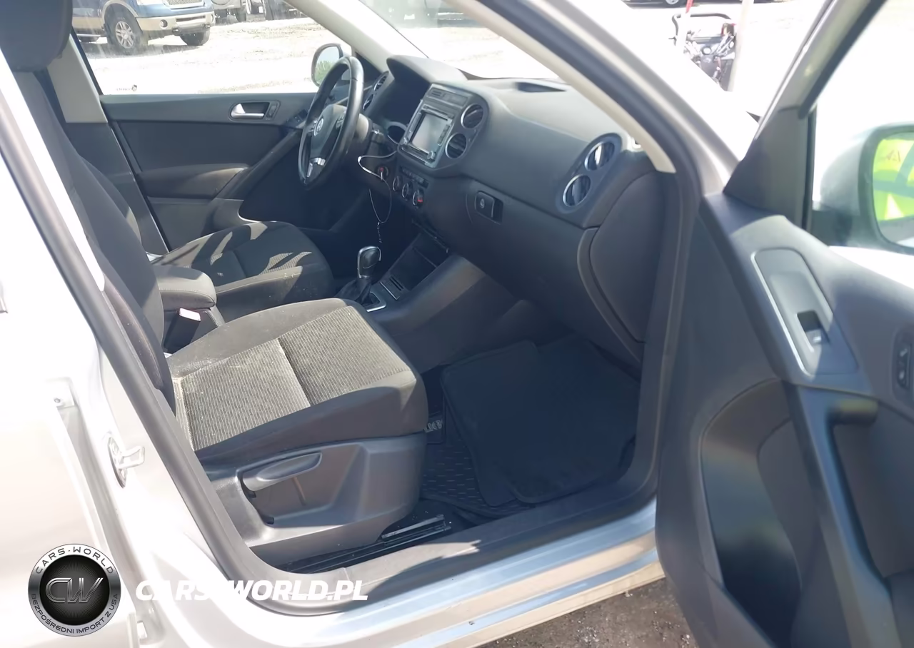 2015 Volkswagen Tiguan S VIN:WVGAV7AX3FW566648 - 5