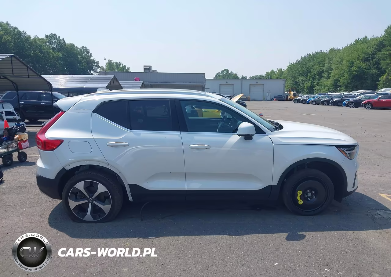 2025 Volvo Xc40 B5 Core Bright Theme VIN:YV4L12UJ0S2495863 - 13