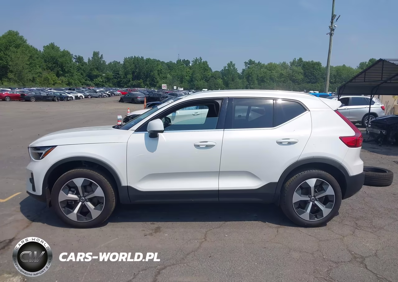 2025 Volvo Xc40 B5 Core Bright Theme VIN:YV4L12UJ0S2495863 - 14