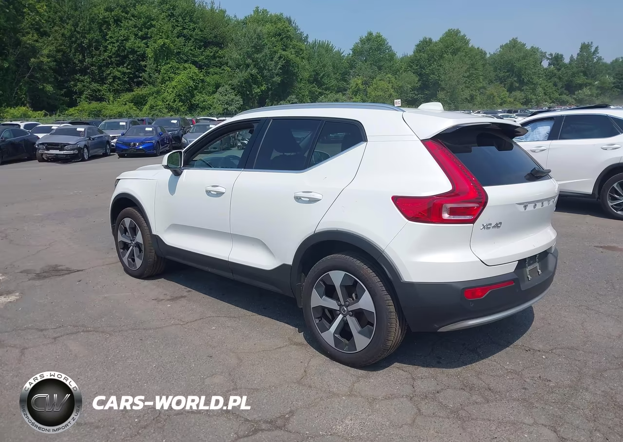 2025 Volvo Xc40 B5 Core Bright Theme VIN:YV4L12UJ0S2495863 - 3