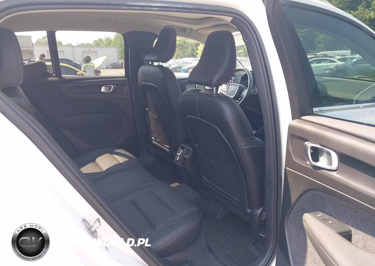 2025 Volvo Xc40 B5 Core Bright Theme VIN:YV4L12UJ0S2495863 - 8
