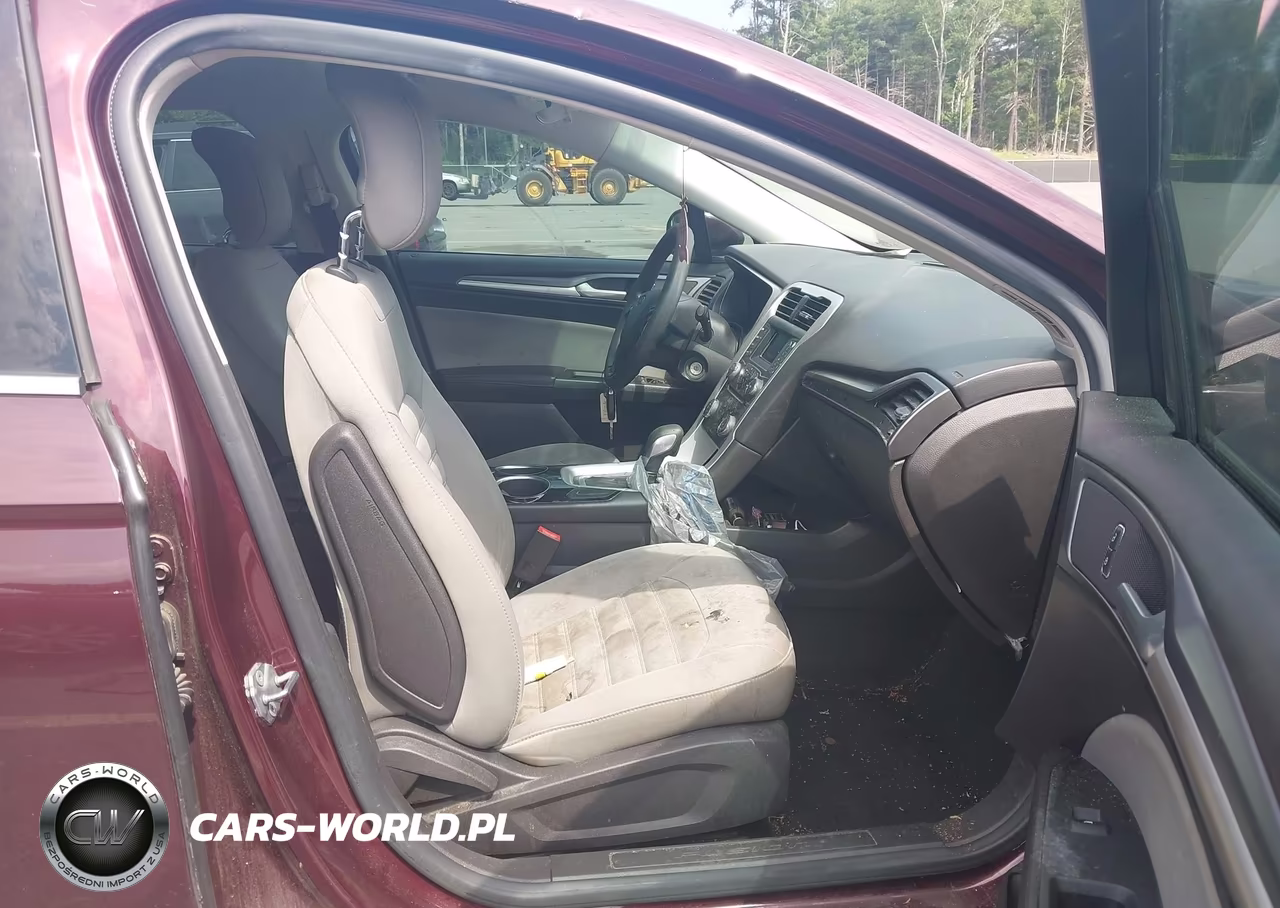 2013 Ford Fusion S VIN:3FA6P0G71DR190069 - 5
