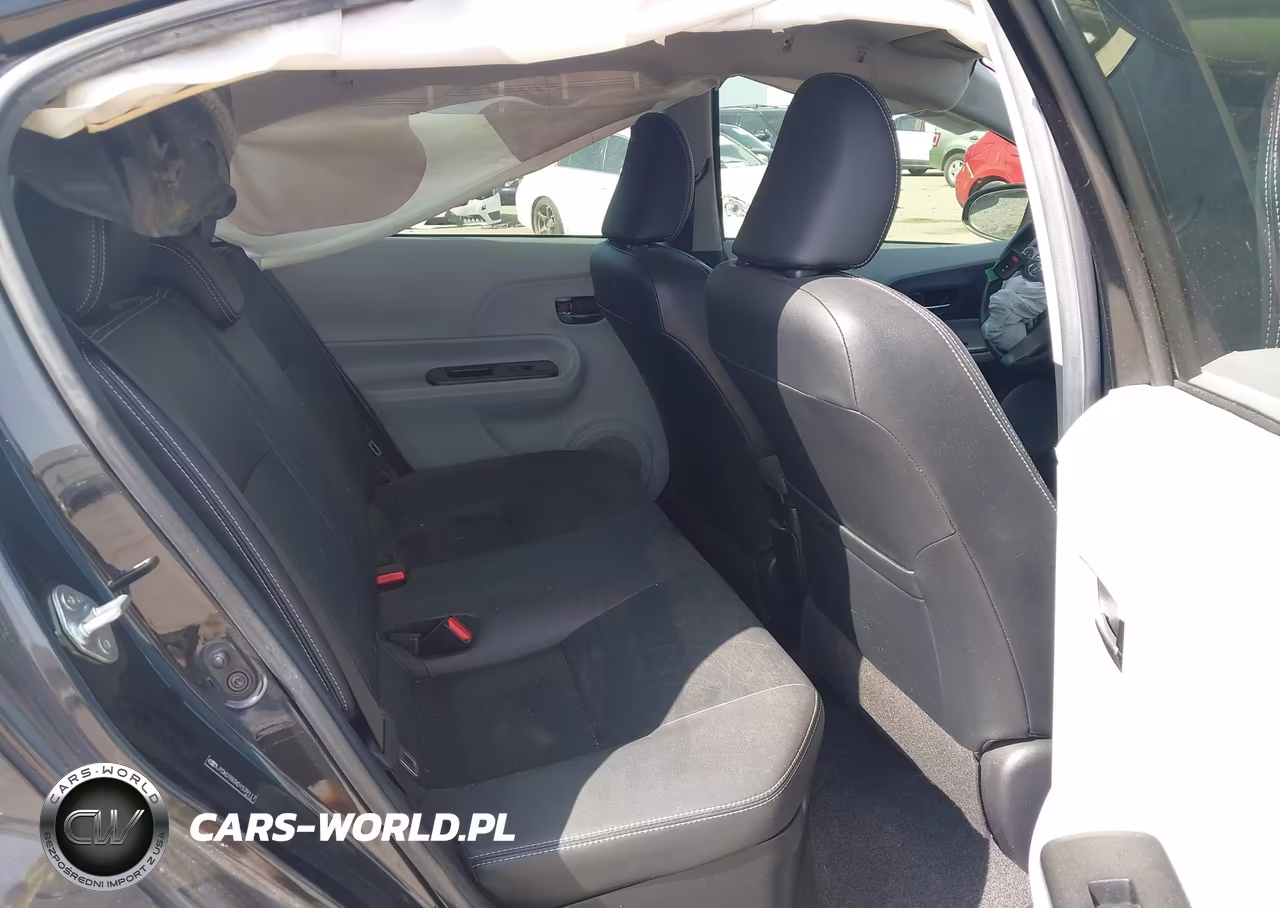 2013 Toyota Prius C Four VIN:JTDKDTB3XD1539117 - 8