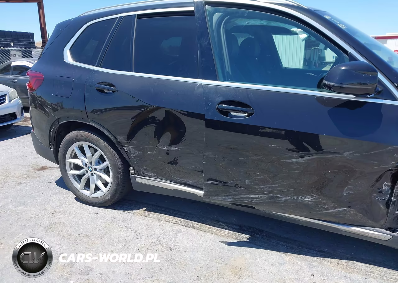 2020 BMW X5 xDrive40I VIN:5UXCR6C01LLL65645 - 13