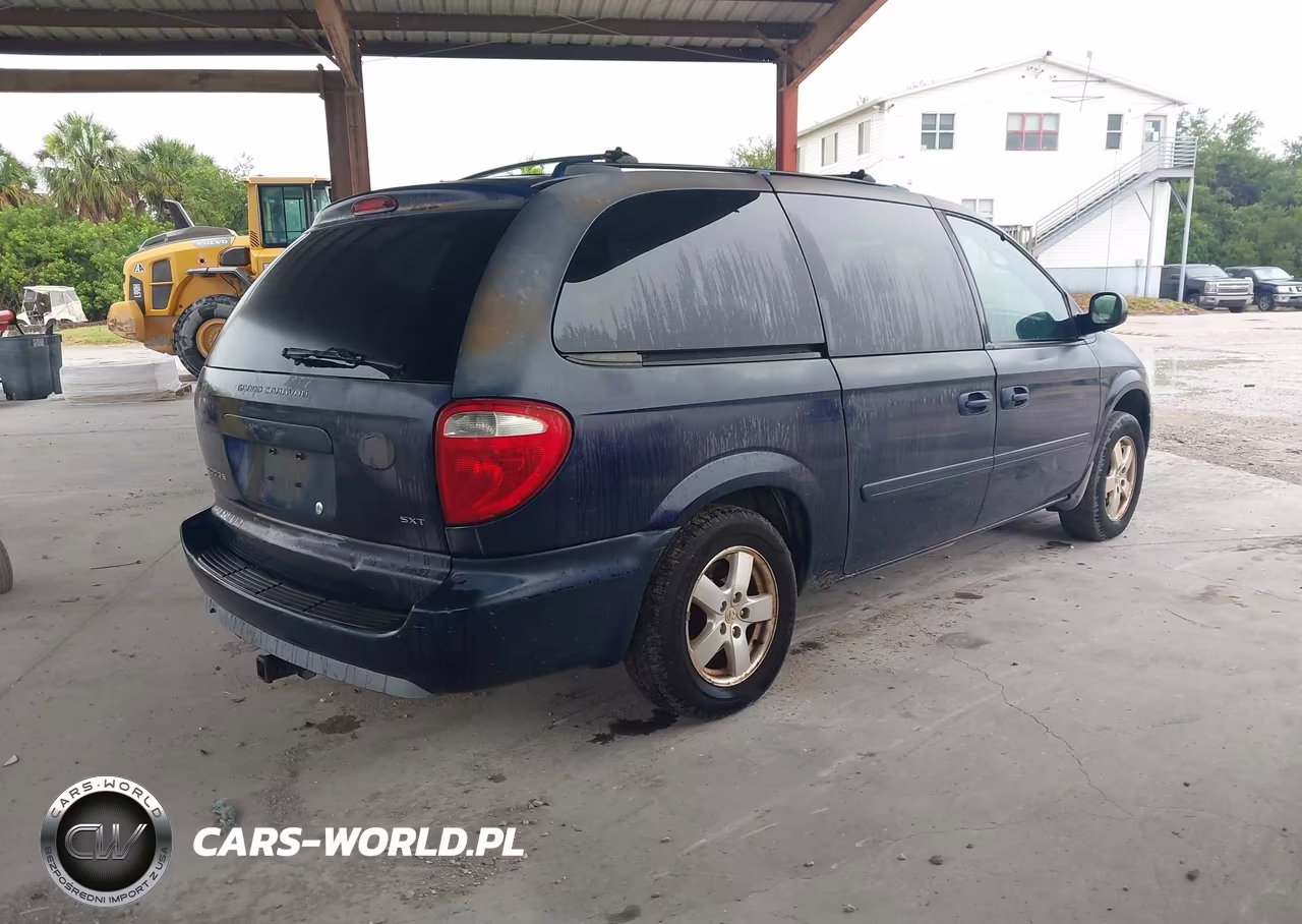 2005 Dodge Caravan Sxt VIN:2D4GP44L45R113813 - 4
