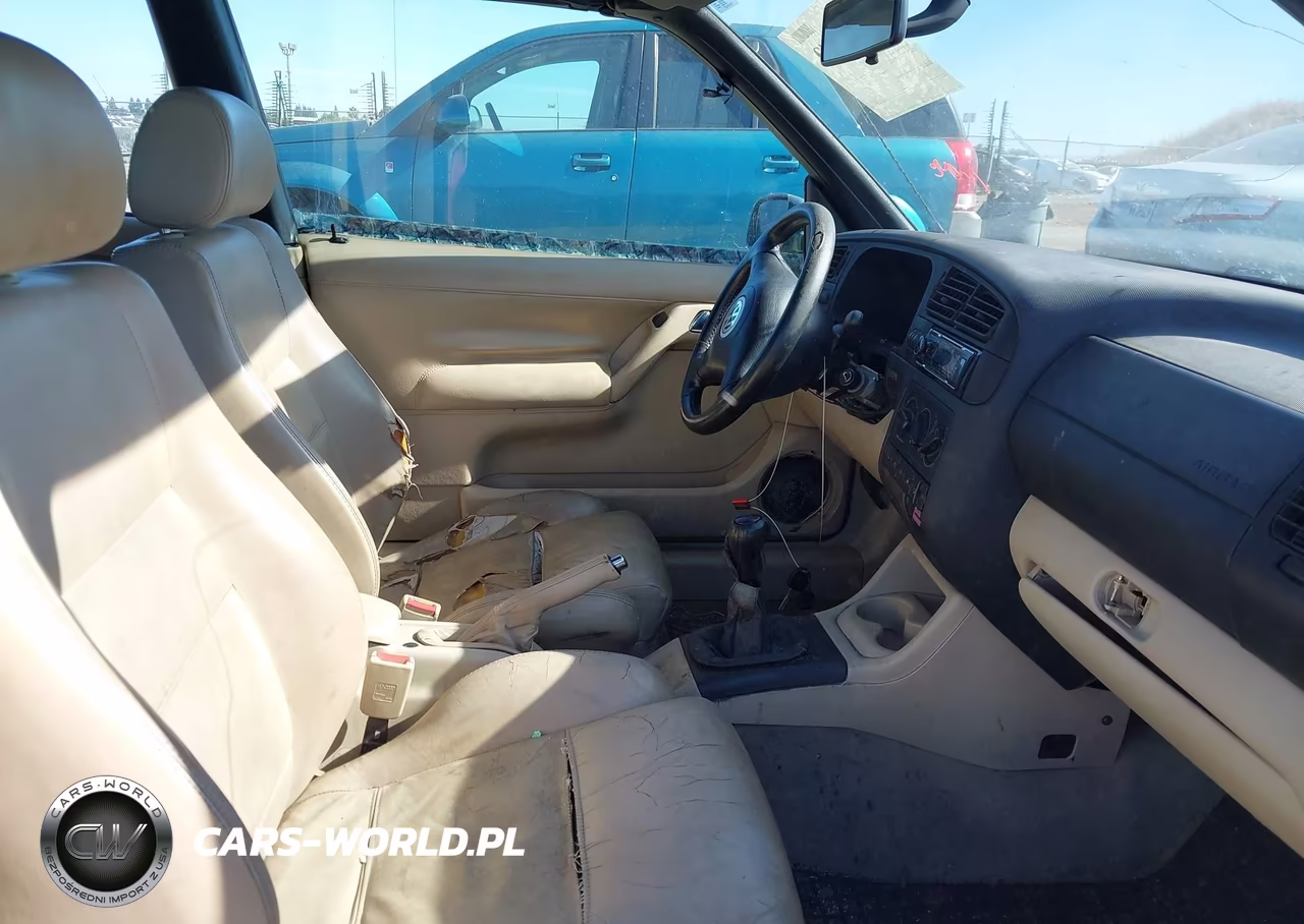 1999 Volkswagen Cabrio Gls VIN:3VWDB61E5XM811824 - 5