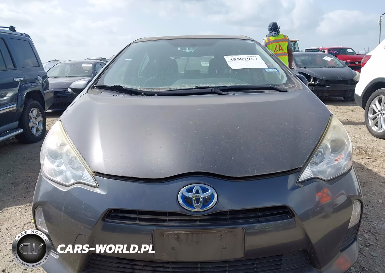 2014 Toyota Prius C Two VIN:JTDKDTB3XE1083024 - 12