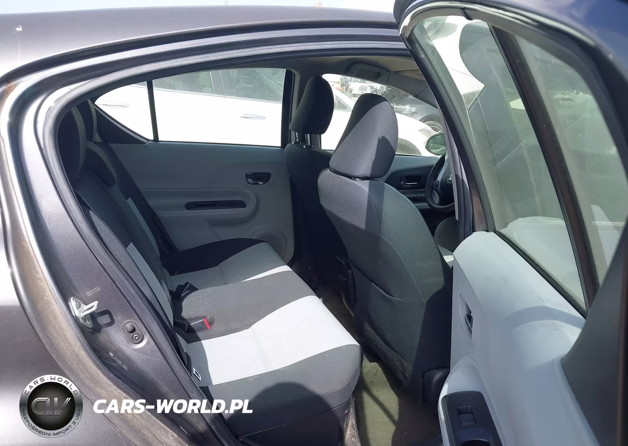 2014 Toyota Prius C Two VIN:JTDKDTB3XE1083024 - 8