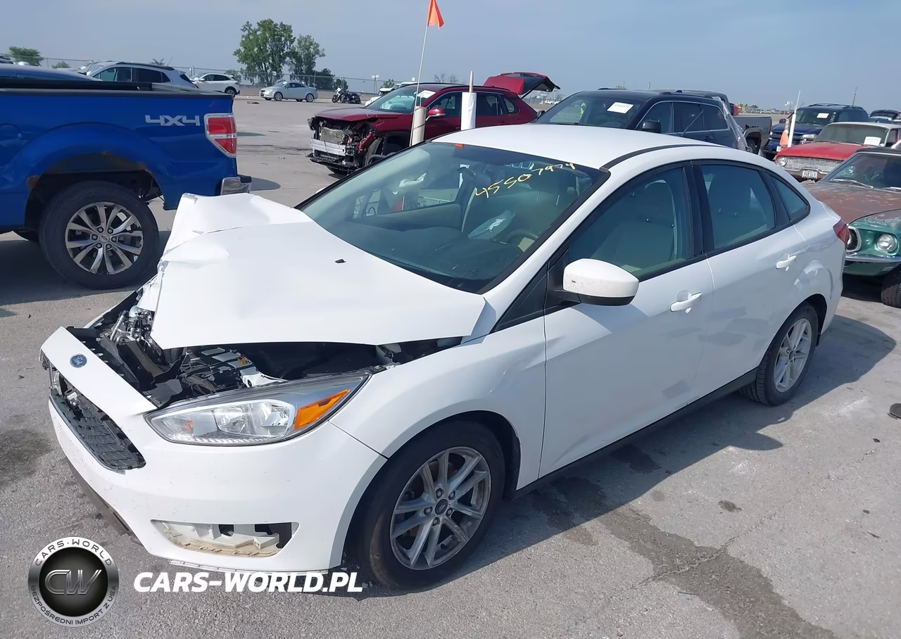 2018 Ford Focus Se VIN:1FADP3F20JL234233 - 2