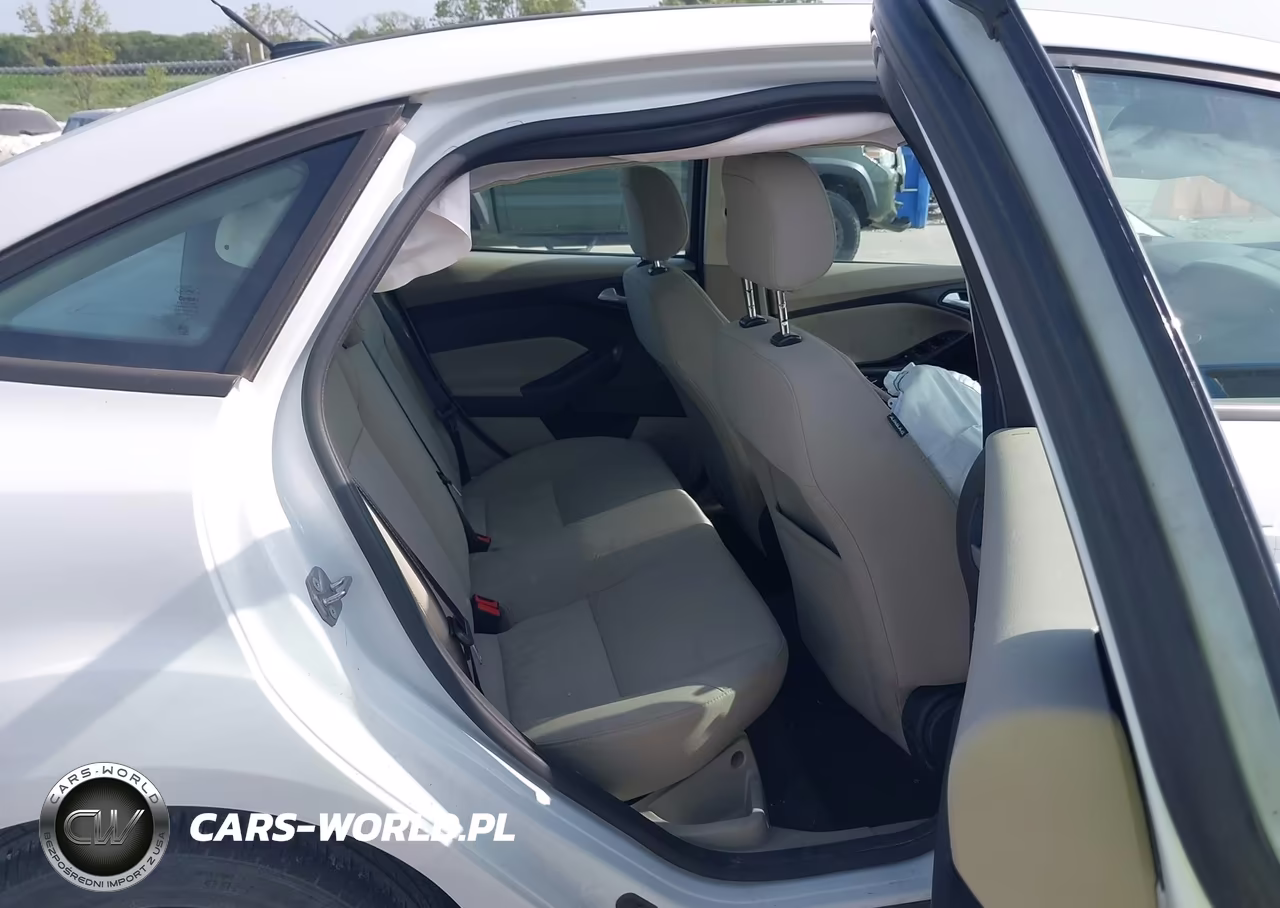 2018 Ford Focus Se VIN:1FADP3F20JL234233 - 8