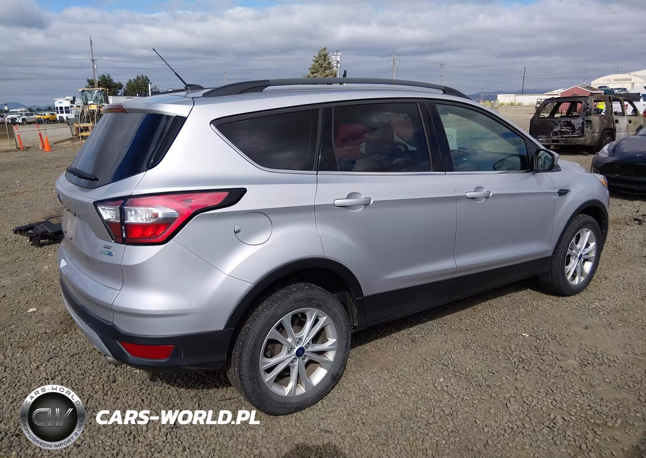 2018 Ford Escape Se VIN:1FMCU9GD5JUD08687 - 4